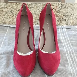 Nine West suede pumps 8 EUC